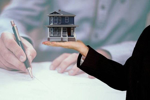 Ce qu'il faut savoir sur l'utilisation 'une agence immobilière pour l'achat d'une maison en France